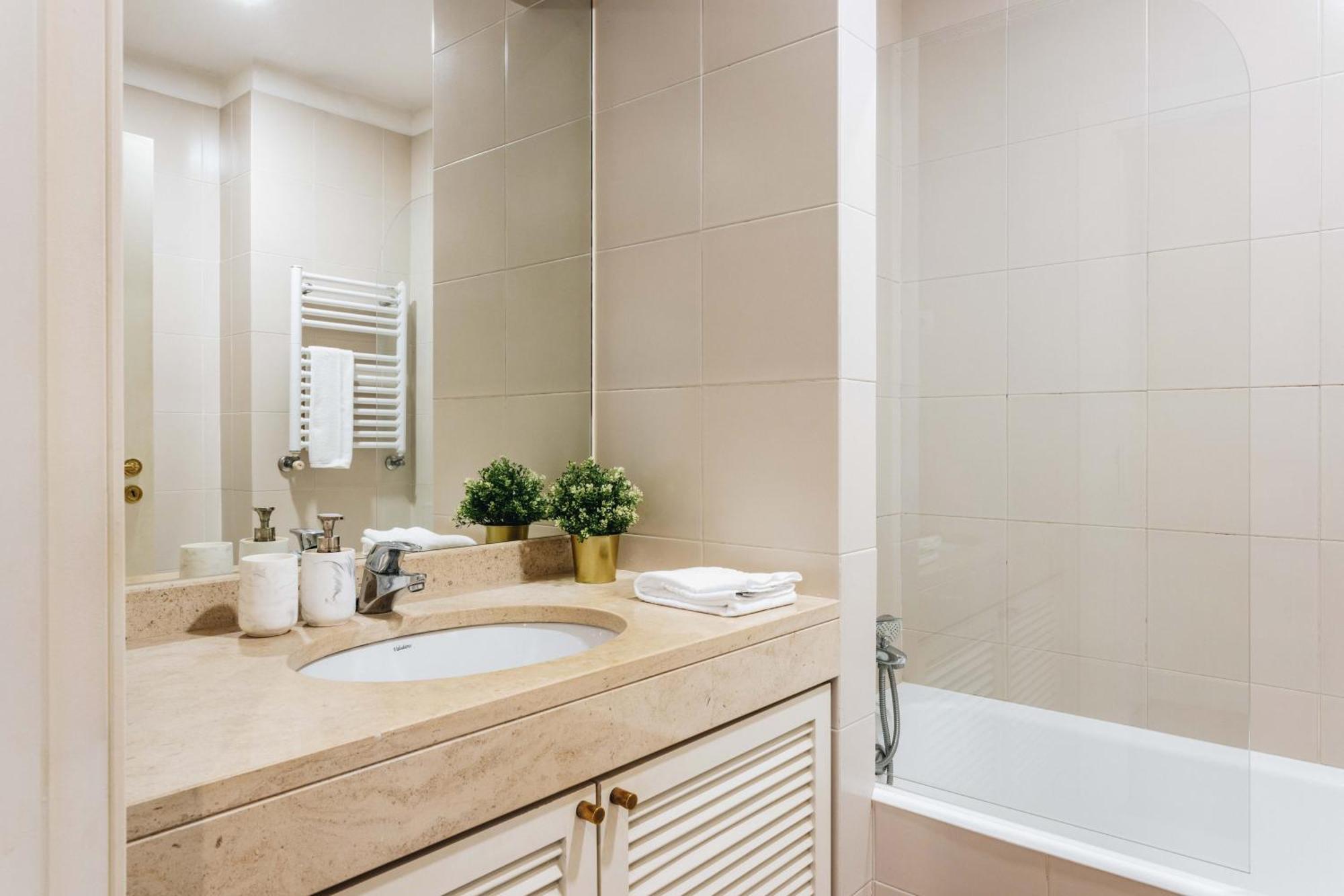 Great 1 Bdr Near Gaia Shopping Arrabida Esm Apartment Vila Nova de Gaia Ngoại thất bức ảnh